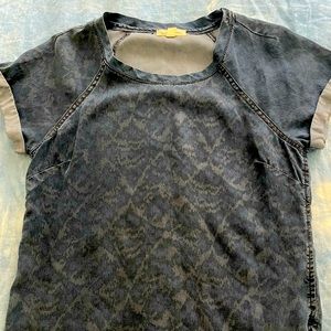 Cloth and Stone Top- Small- Leopard Chambray with rolled sleeves